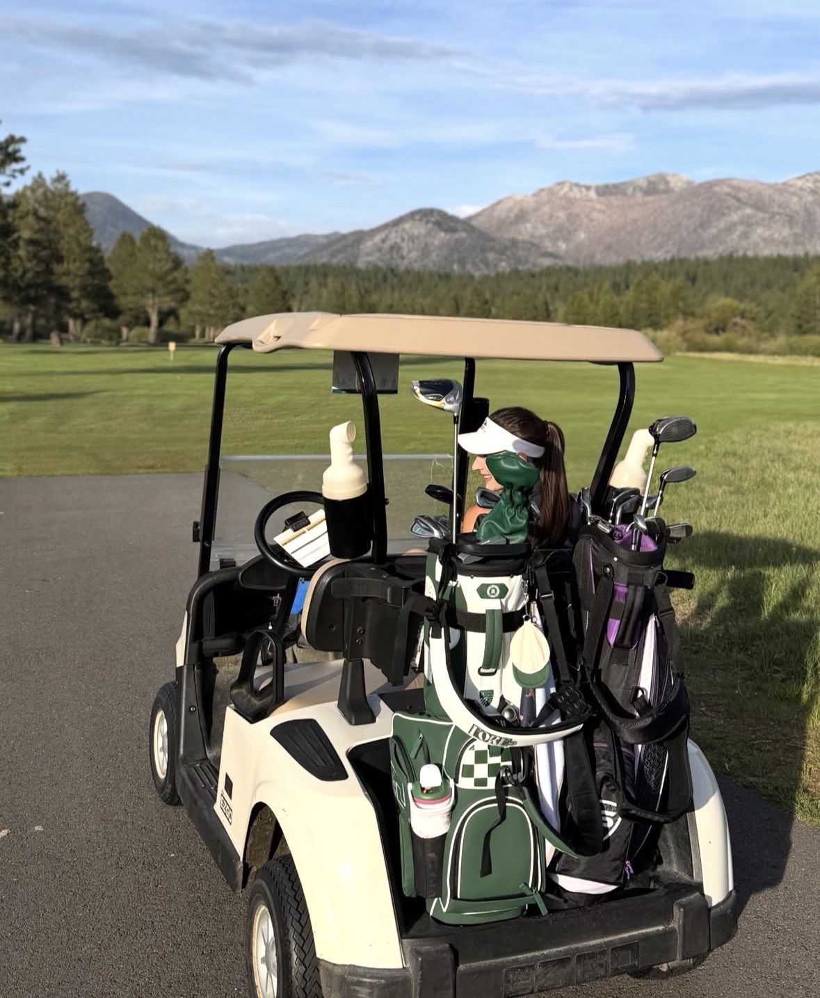 Girls on the Green — women's golf community